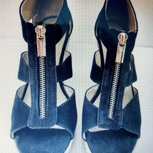 Mi Kors Wedge Zippered Sandal